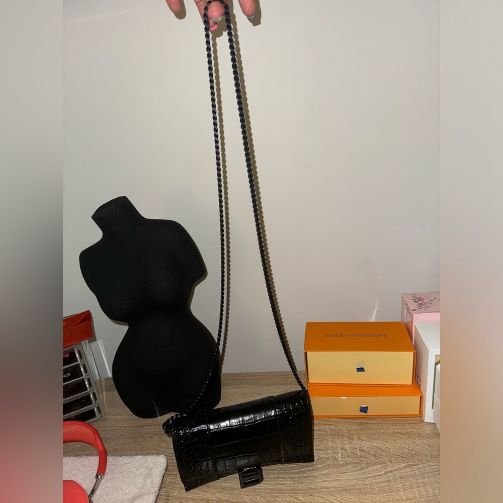 BALENCIAGA HOURGLASS WOC BLACK